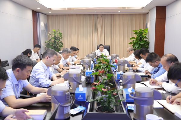 ����������ʱ�ز����ŵ�ί�ٰ�ѧϰ�᳹ϰ��ƽ��ʱ���й���ɫ�������˼��������������